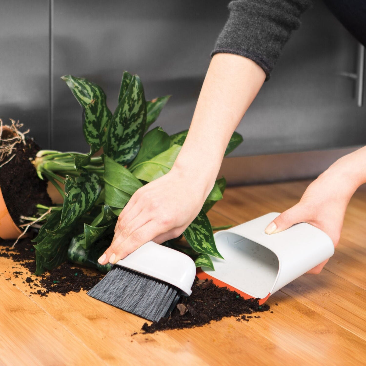 Oxo Compact Dustpan and Brush