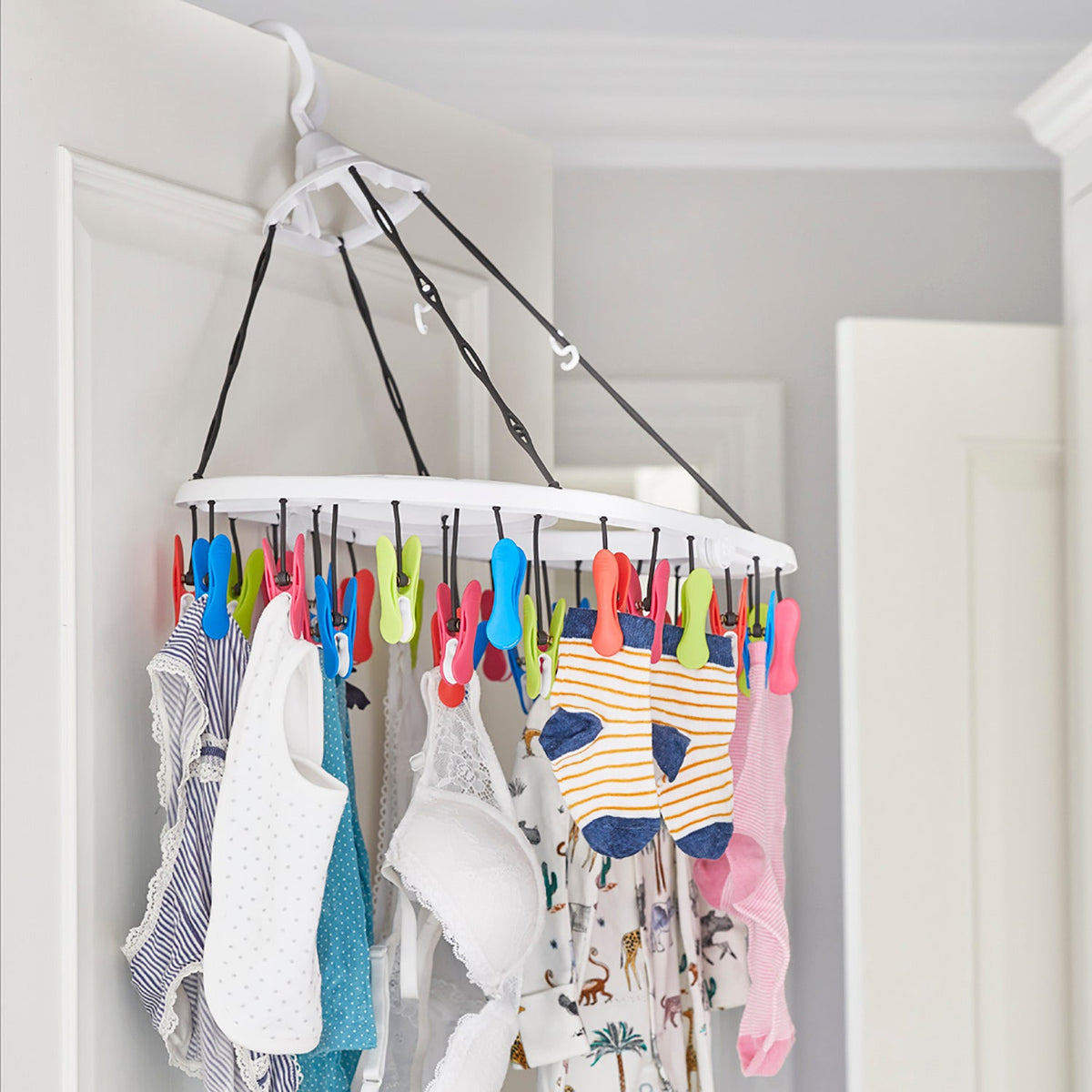 30 Soft Grip Pegs Folding Smalls Dryer