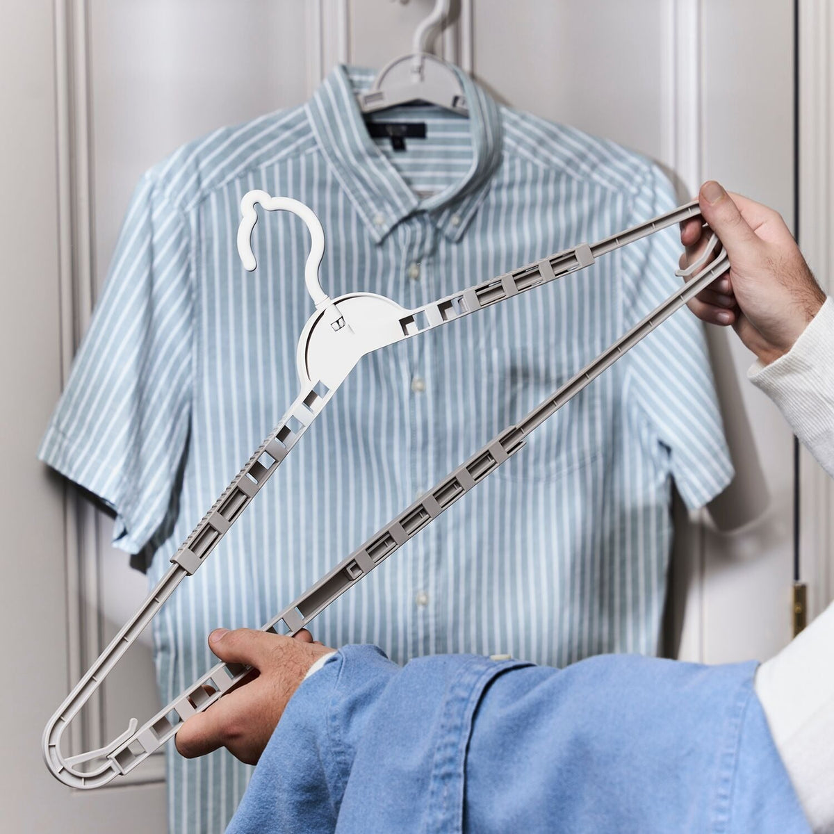 Lakeland Retractable Wide Hangers – Pack of 2